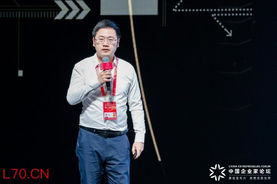 忆海原识任化龙：类脑计算将推动人类社会产业结构变革，甚至改变人类社会的分配方式